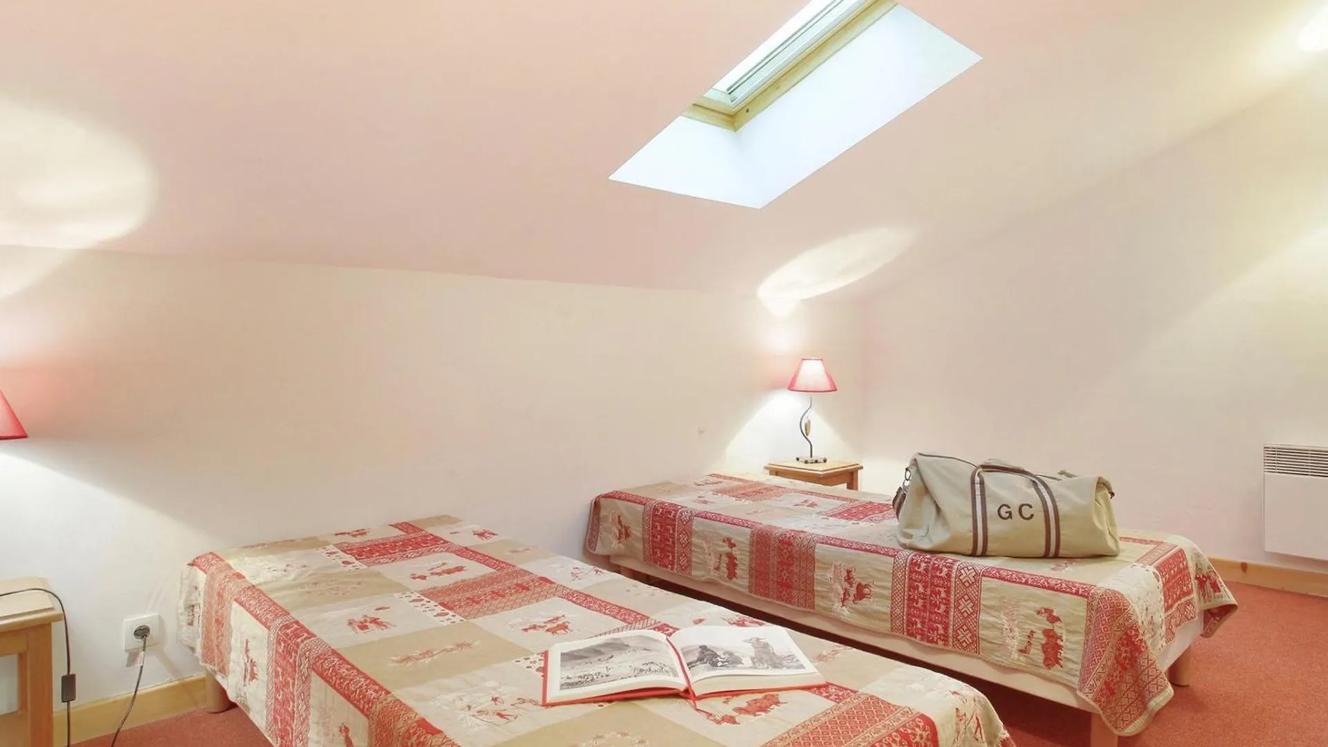 アパート Location A Notre-Dame-De-Bellecombe: 1 Chambre, 4 Pers., Cuisine Equipee - Fr-1-807-70